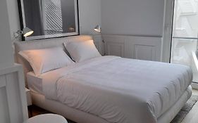 Lisbon, Wifi, AC